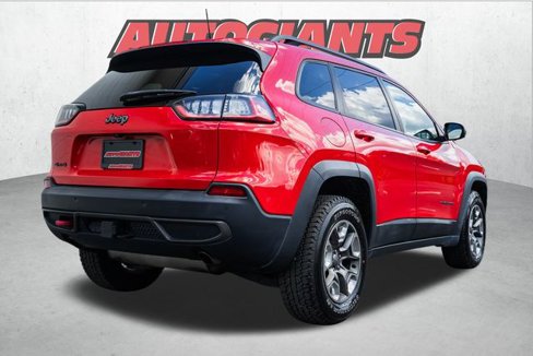 Used 2019 Jeep Cherokee Trailhawk image 8