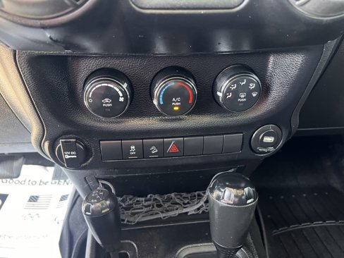 Used 2014 Jeep Wrangler Sport image 18