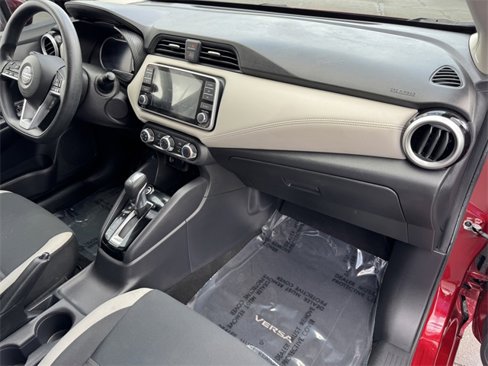 Used 2020 Nissan Versa SV image 6