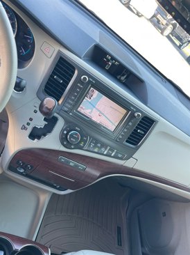 Used 2014 Toyota Sienna XLE image 12