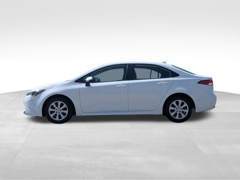 Certified 2025 Toyota Corolla LE image 9