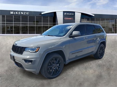 Used 2021 Jeep Grand Cherokee Laredo X image 2