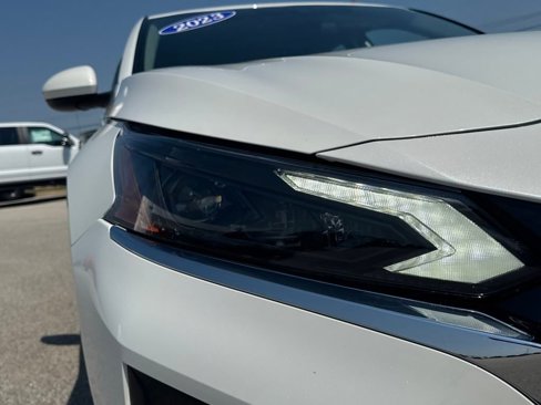 Used 2023 Nissan Altima 2.5 SV image 12