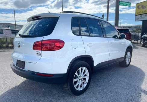Used 2017 Volkswagen Tiguan Limited w/ Premium Package image 4