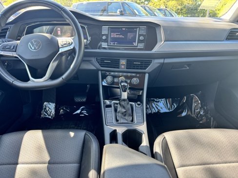 Certified 2024 Volkswagen Jetta SE image 12