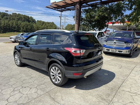 Used 2017 Ford Escape Titanium image 9