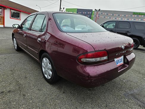 Used 1997 Nissan Altima GXE image 5