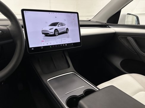 Used 2023 Tesla Model Y Long Range image 26