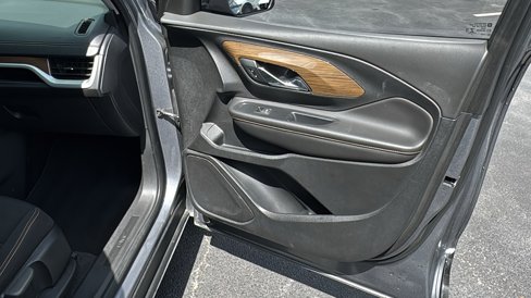 Used 2020 GMC Terrain SLE image 33