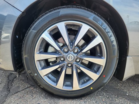 Used 2016 Nissan Altima 2.5 SV w/ Convenience Package image 15