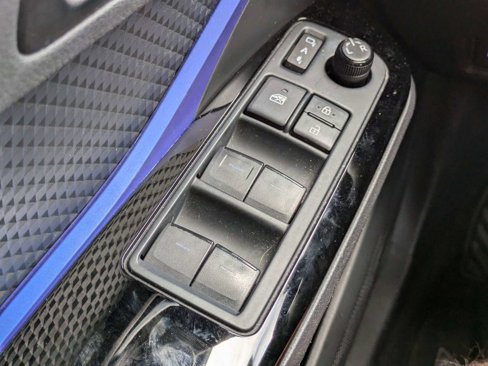 Used 2021 Toyota C-HR XLE image 22