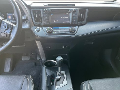 Used 2018 Toyota RAV4 XLE image 11
