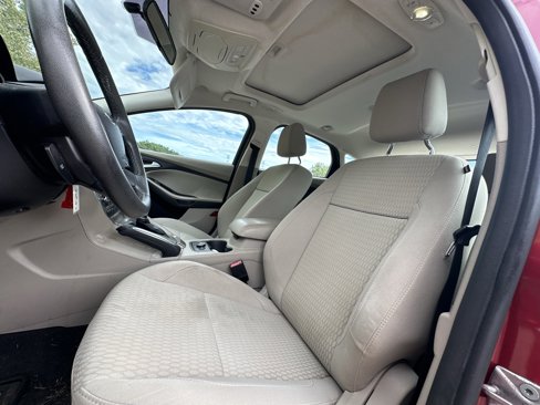 Used 2012 Ford Focus SEL w/ SEL/Titanium Winter Pkg image 23