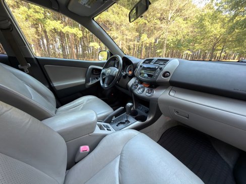 Used 2010 Toyota RAV4 Limited image 16