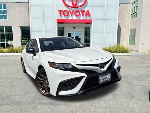 Certified 2023 Toyota Camry SE image 3