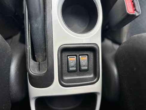 Used 2017 Nissan Juke SV image 48