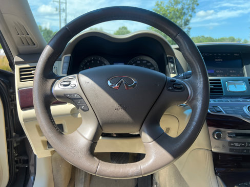 Used 2019 INFINITI Q70 Luxe image 19