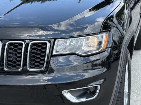 Used 2017 Jeep Grand Cherokee Limited image 11