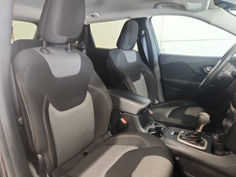 Used 2014 Jeep Cherokee Latitude image 10