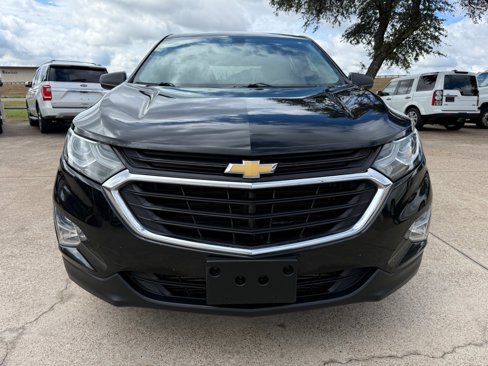 Used 2018 Chevrolet Equinox LS image 2