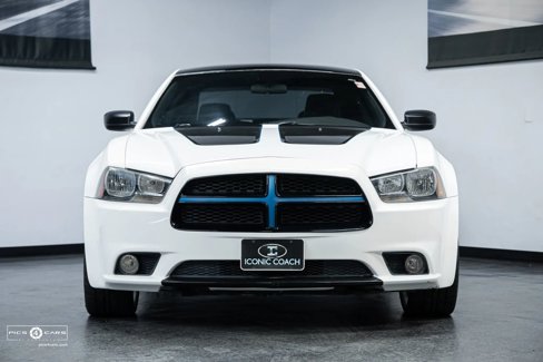 Used 2011 Dodge Charger SE image 3