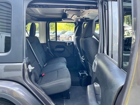 Used 2021 Jeep Wrangler Unlimited Sport image 19