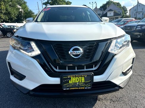 Used 2017 Nissan Rogue SV image 8