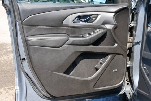 Used 2018 Chevrolet Traverse LT image 11