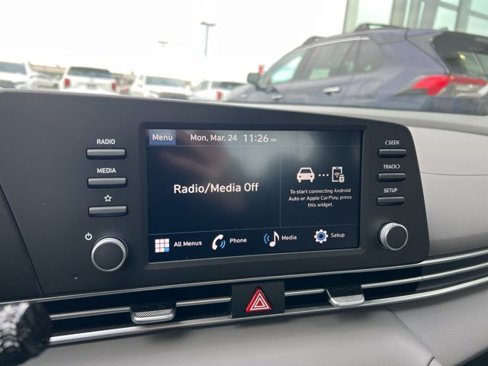 New 2025 Hyundai Elantra SE image 9