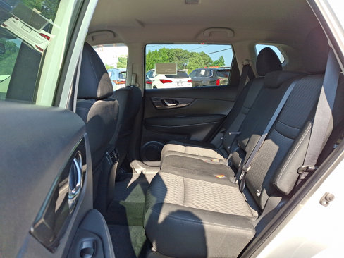 Used 2019 Nissan Rogue SV image 10