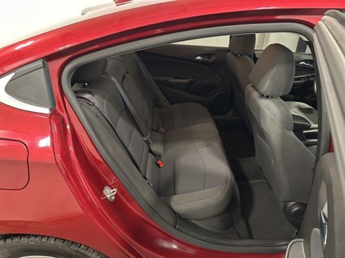 Used 2017 Chevrolet Cruze LT image 13
