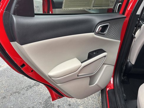 Used 2022 Kia Soul LX image 15