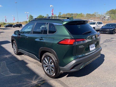 Used 2022 Toyota Corolla Cross XLE image 6