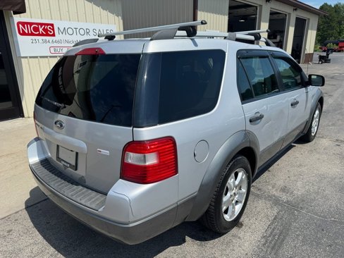 Used 2005 Ford Freestyle SE image 3