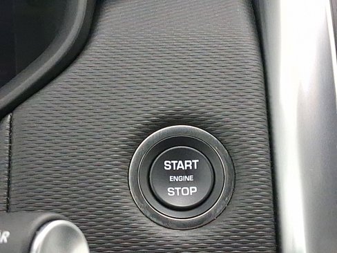 Used 2024 Land Rover Discovery Dynamic SE image 23