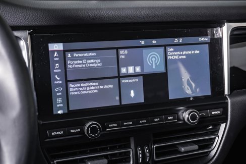 Certified 2021 Porsche Macan image 20