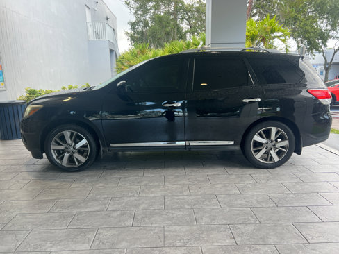Used 2015 Nissan Pathfinder Platinum w/ Family Entertainment Package image 5