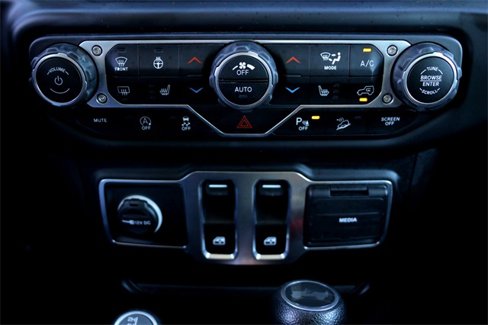 Used 2021 Jeep Wrangler Sport S image 19