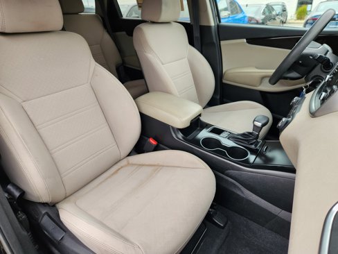 Used 2019 Kia Sorento LX image 14