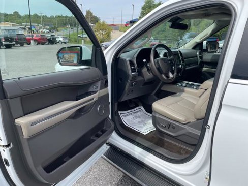 Used 2018 Ford Expedition Max XLT w/ Equipment Group 202A image 13