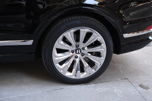 New 2025 Bentley Bentayga Extended Wheelbase image 25
