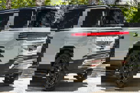Used 2024 Rivian R1S Adventure image 5