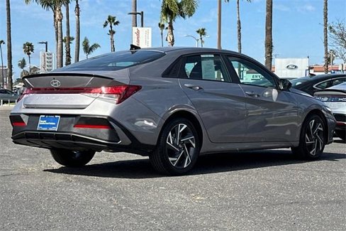 Certified 2025 Hyundai Elantra Sport image 4