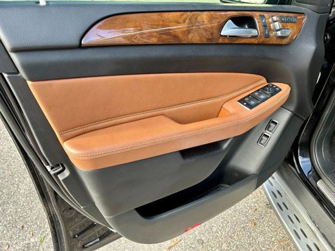 Used 2017 Mercedes-Benz GLS 450 4MATIC image 16
