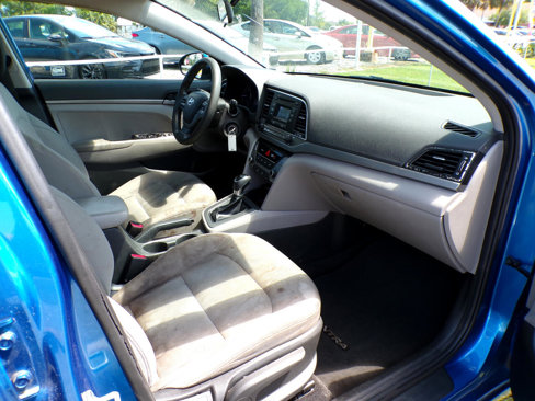Used 2017 Hyundai Elantra SE image 14