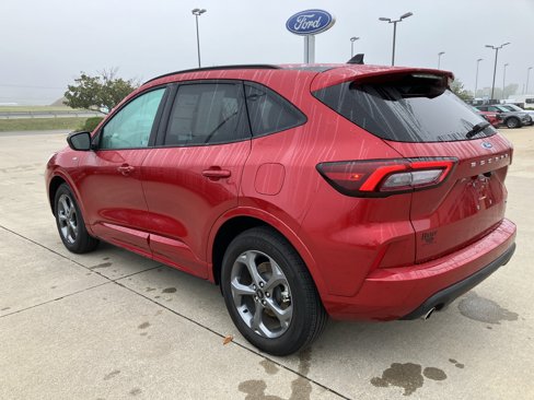 Certified 2023 Ford Escape ST-Line image 3