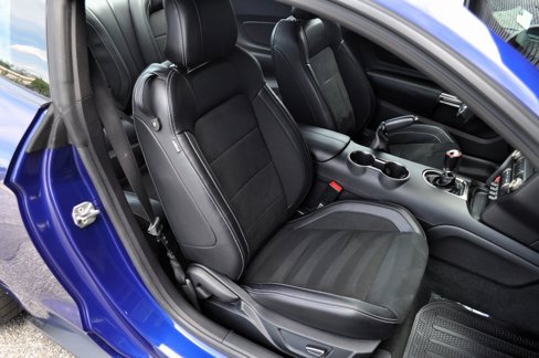 Used 2016 Ford Mustang Shelby GT350 w/ Technology Package image 38