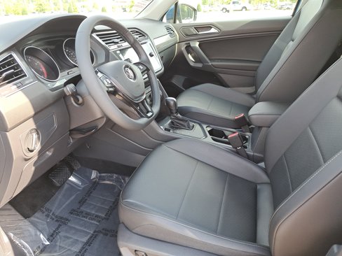 Certified 2020 Volkswagen Tiguan SE image 15