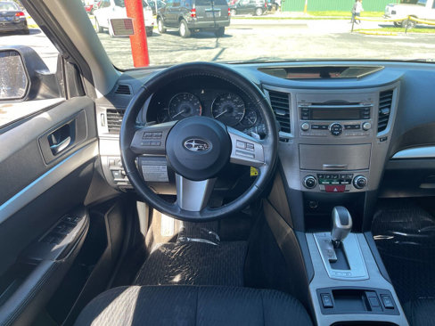 Used 2010 Subaru Outback 2.5i Premium image 11