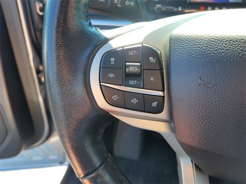 Used 2022 Ford Explorer XLT image 31